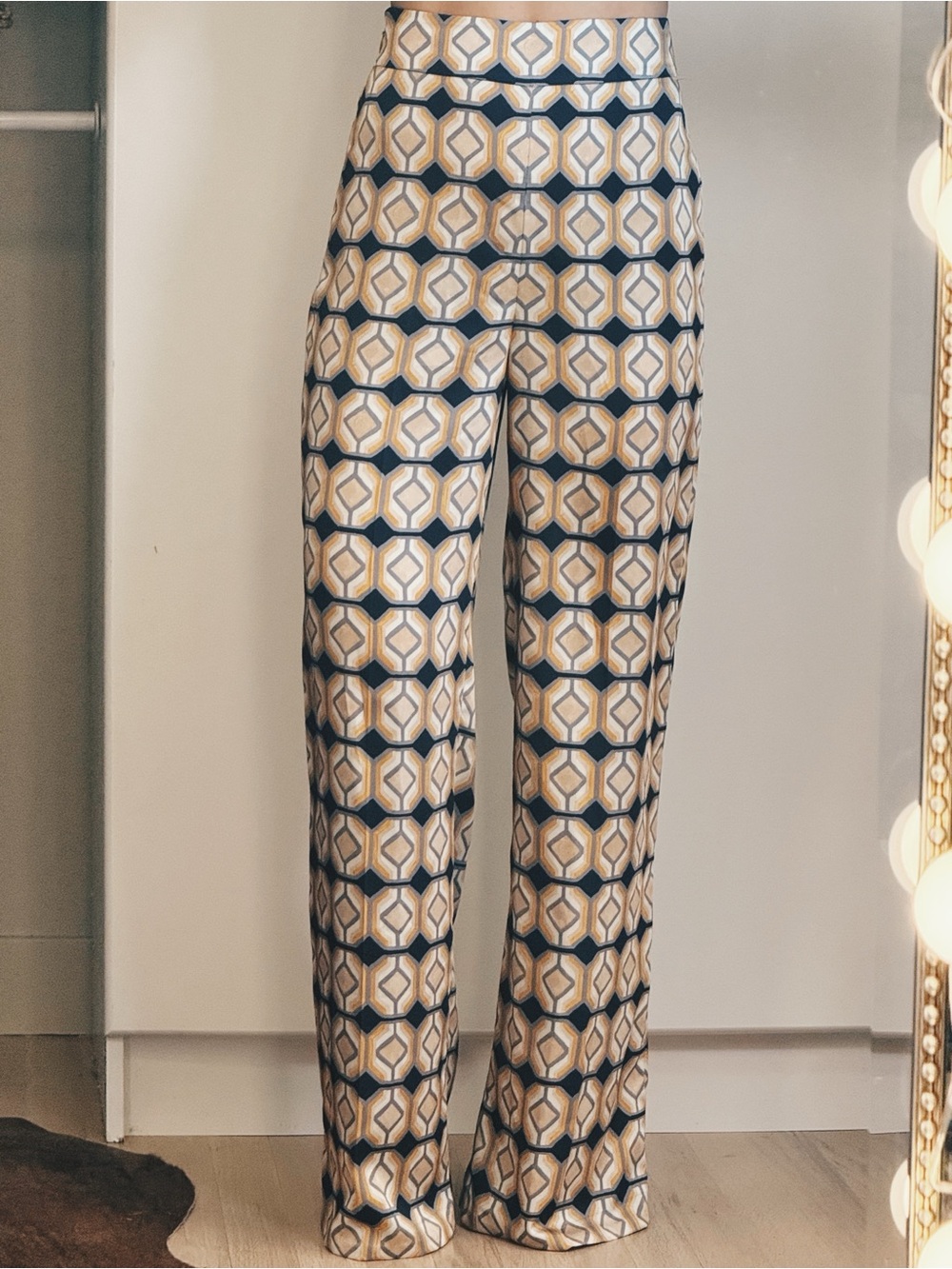 Babaton Aritzia Geometric Print Wide Leg Trousers | Size 0 | High Rise Statement